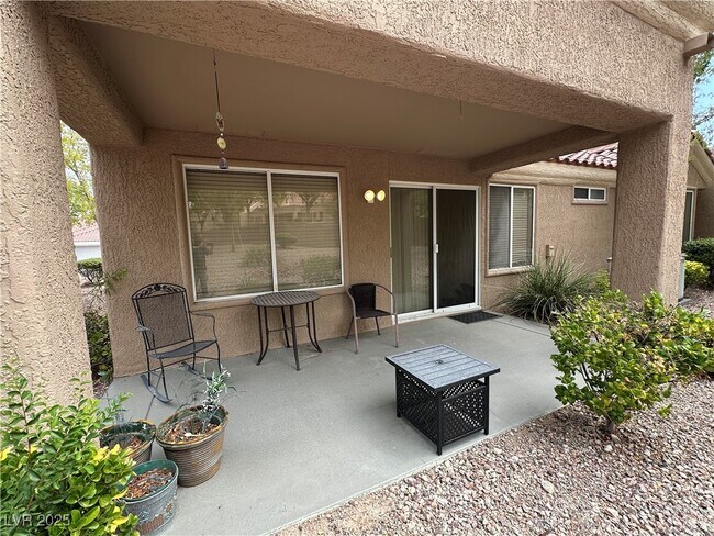 Building Photo - 2419 Desert Glen Dr