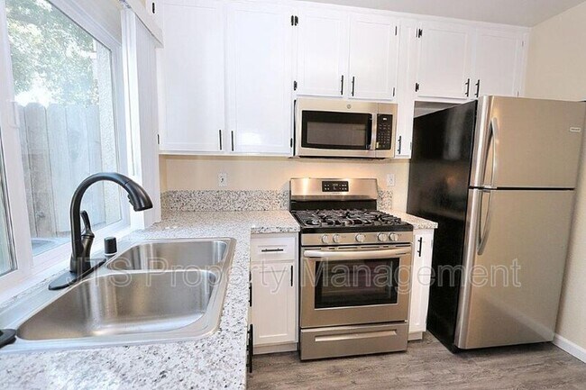 Building Photo - 5828 Alorn Ln