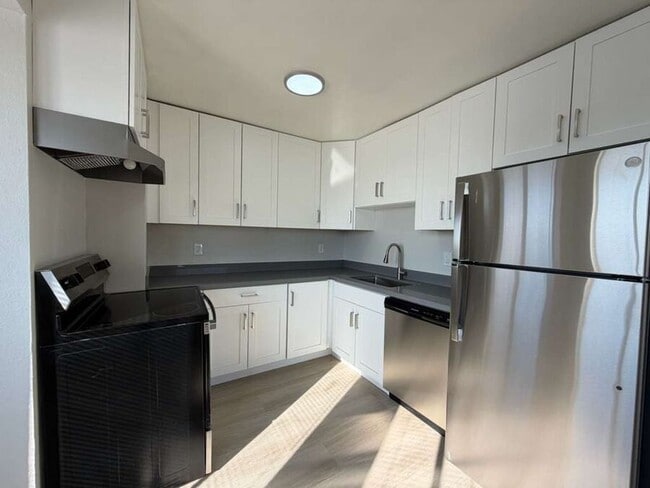 Building Photo - 1835 8th Ave