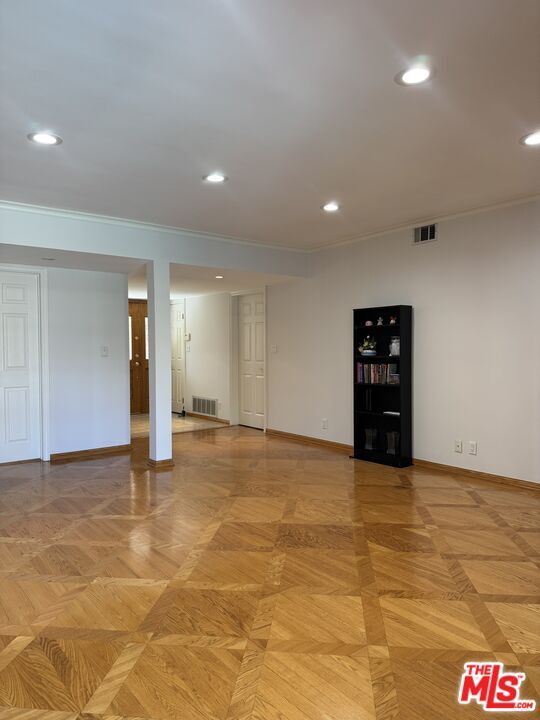 Building Photo - 5412 Hazeltine Ave