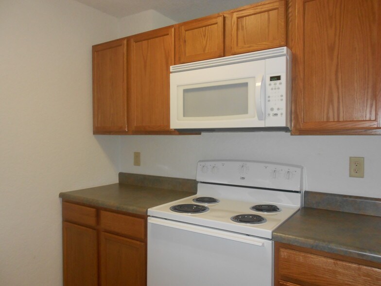 Governeour Manor Apartments 7025 E Lincoln St Wichita KS 67207