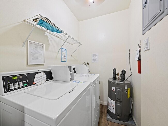 Building Photo - 1 Jacaranda Country Club Dr