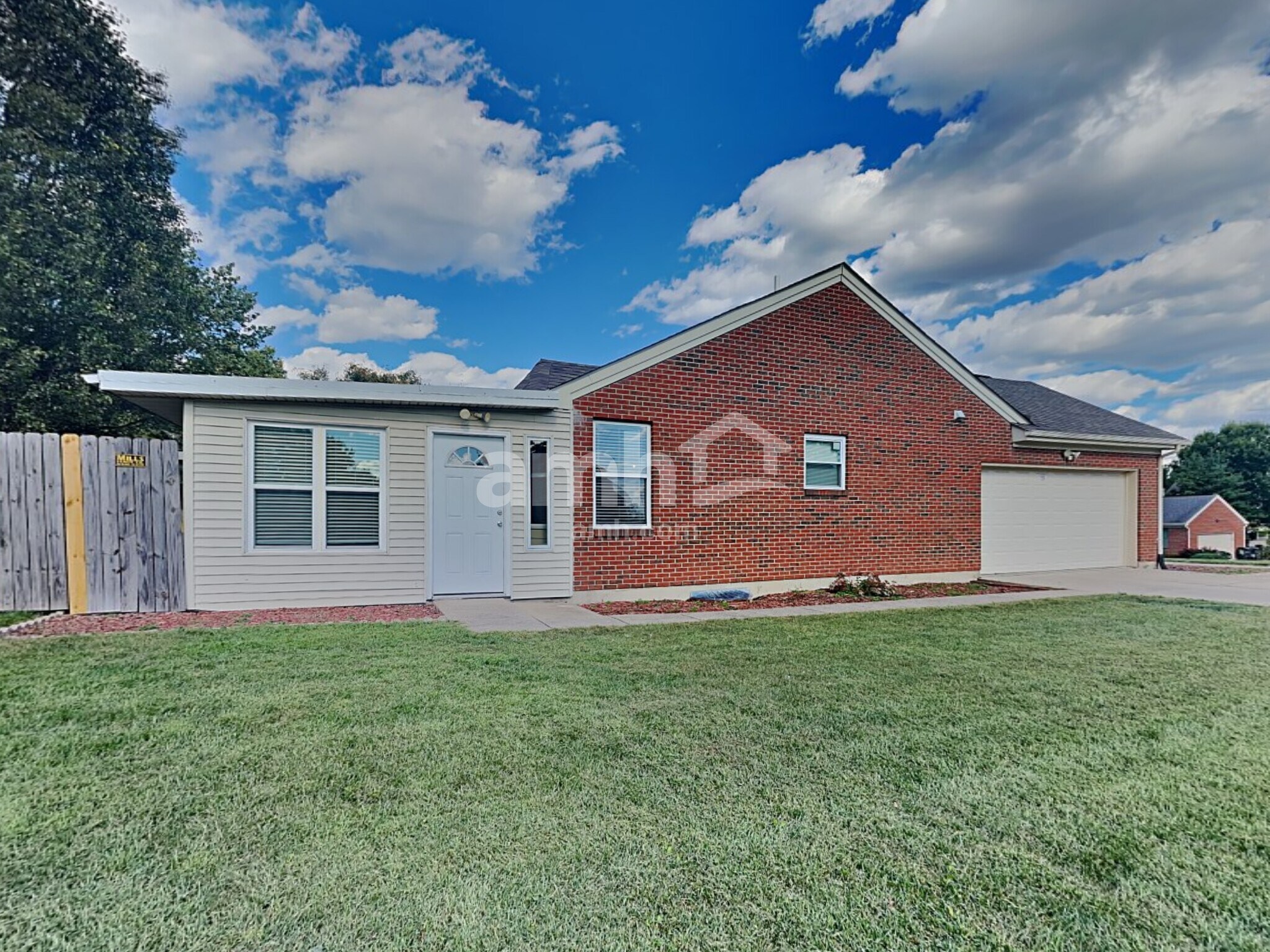 Building Photo - 7301 Blackstone Dr