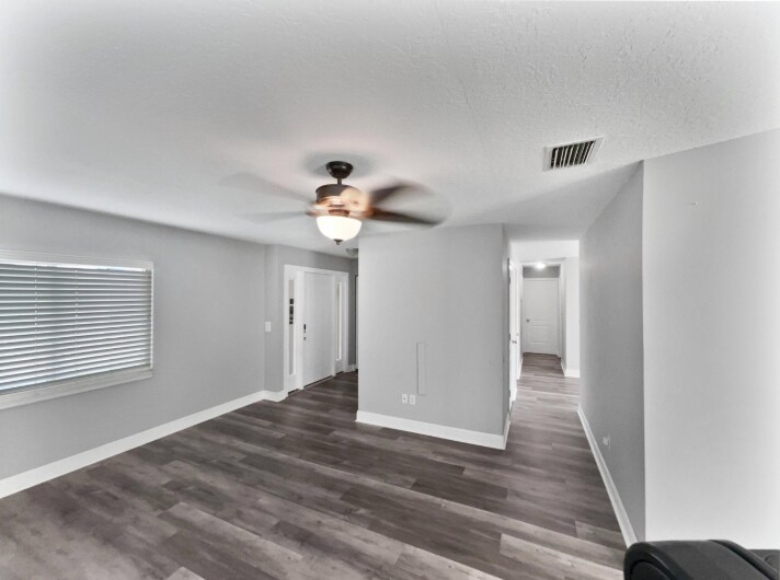 Building Photo - 409 Coconut Ave E