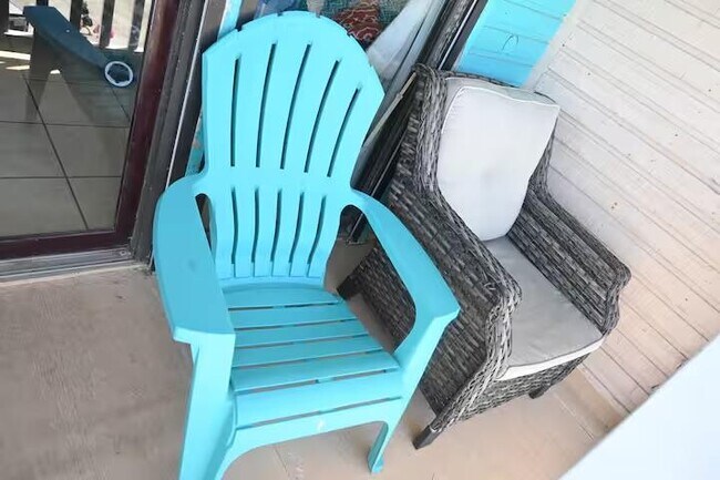 Building Photo - 3938 Surfside Blvd