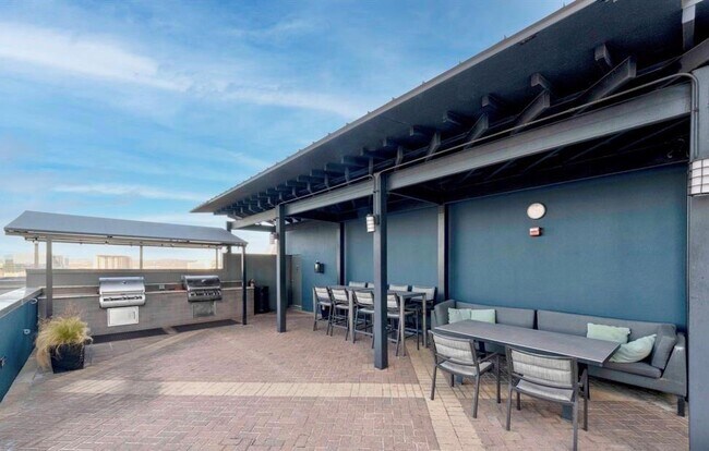 Building Photo - 54 Rainey St