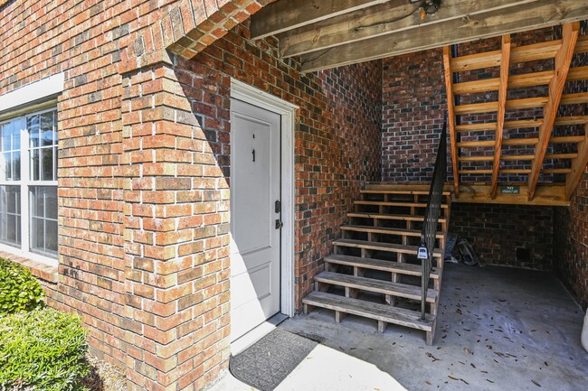 Building Photo - 1240 Fairmont Ave