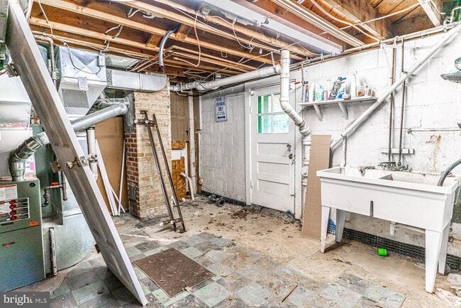 Building Photo - 2759 W George Mason Rd