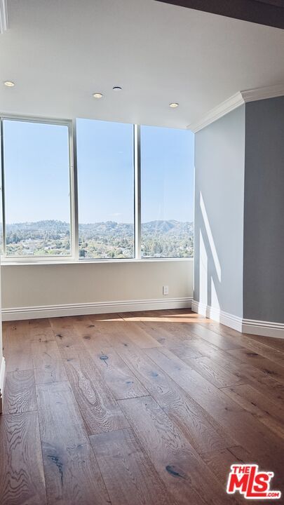 Building Photo - 10724 Wilshire Blvd