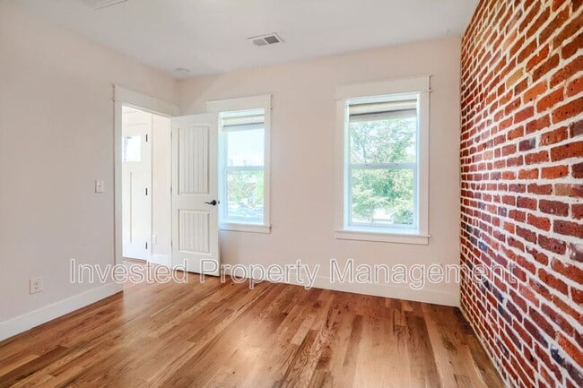 Building Photo - 2820 Josephine St