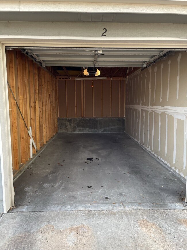 Building Photo - "Spacious 3-Bedroom Condo Retreat with Cozy Fireplace in Denver's Desirable Locale!"