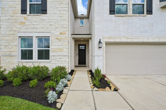 Building Photo - 7818 Palm Glade Dr