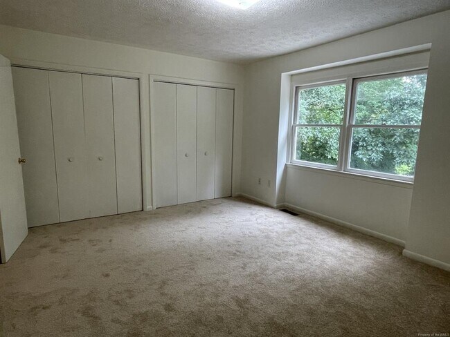 Building Photo - 158 Albemarle Dr