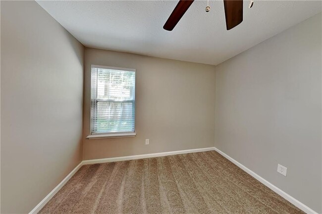 Building Photo - 4783 Lake Park Terrace