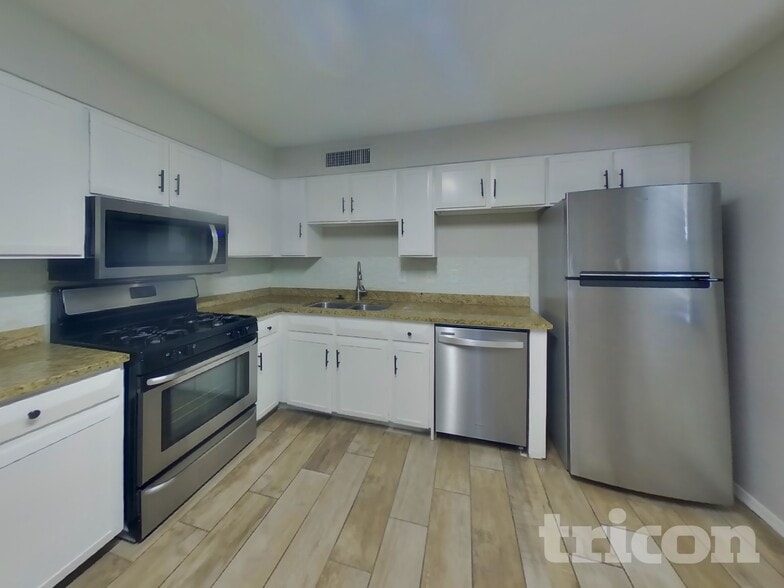 Building Photo - 826 W Del Rio St