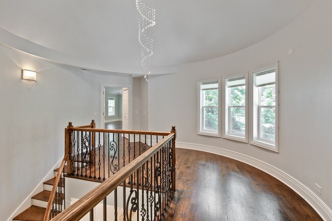 Building Photo - 24 Plymouth Ct