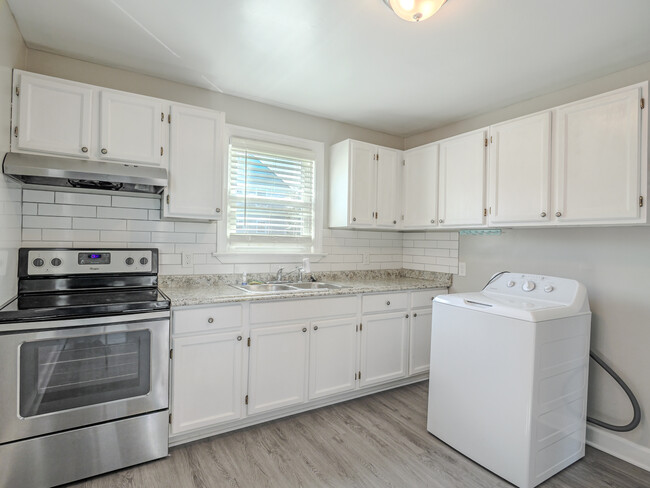 Building Photo - 1293 W Ocean View Ave