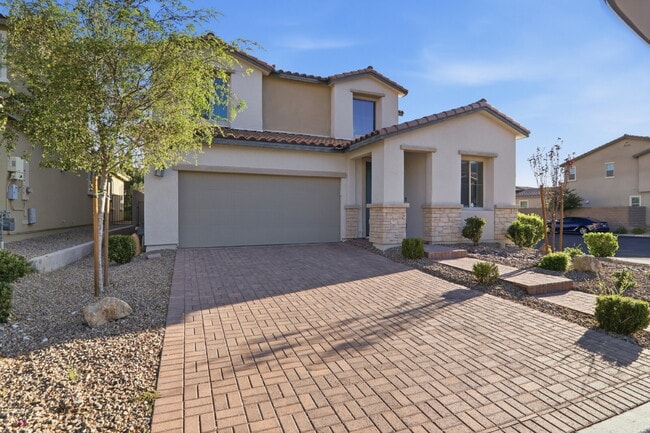 Building Photo - 3158 Molinos Dr