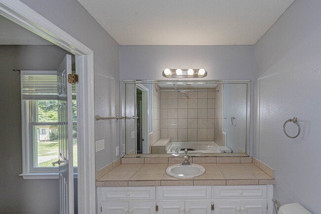 Building Photo - Move-In Ready 3/2 in Columbus | Appliances + W/D + Lawn Care + Pest Control Included | $1,550/mo