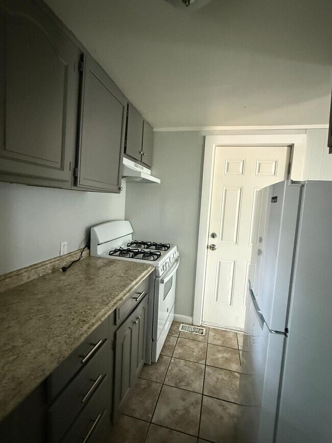 Building Photo - Welcoming 2-bed, 2-bath Home Ready for Move-In