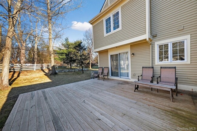 Building Photo - 1306 Nutmeg Dr