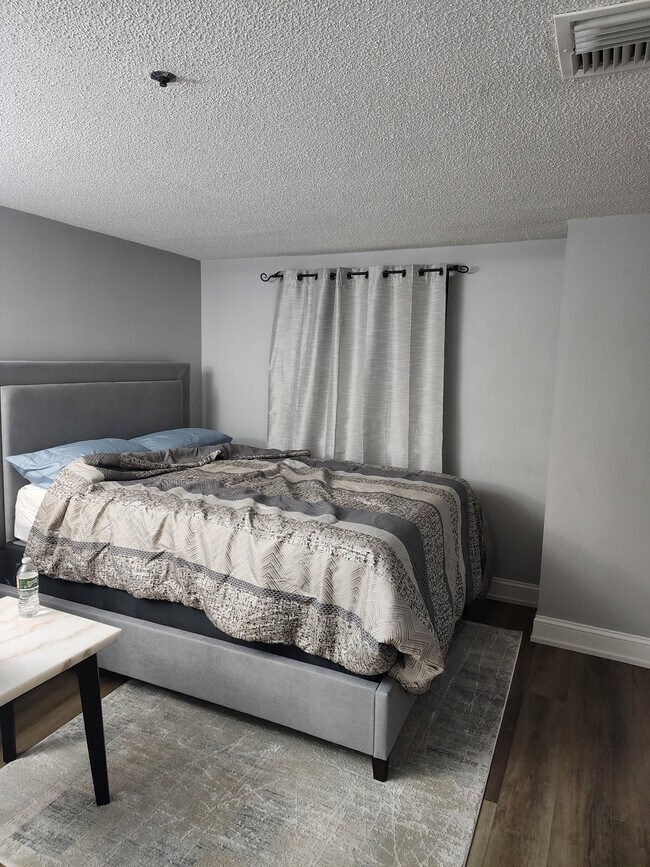 Building Photo - 200 Burkhall St