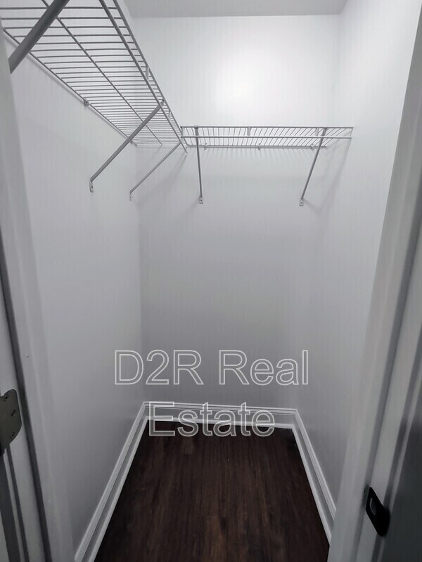 Building Photo - 7911 Southfield Dr