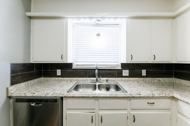 Building Photo - 5426 25th St