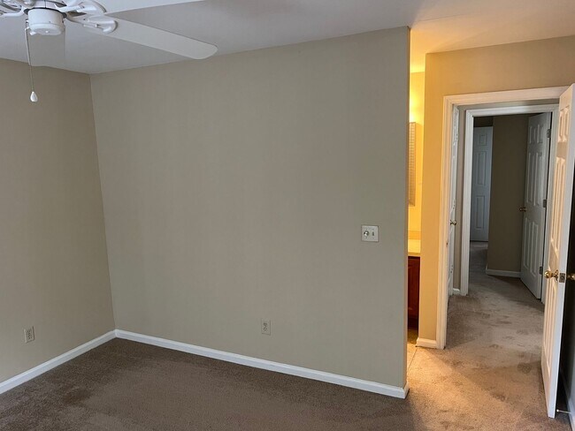Building Photo - 6611-7227 Bevington Duplex