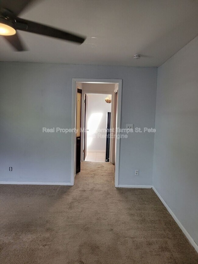 Building Photo - 4311 S Thatcher Ave