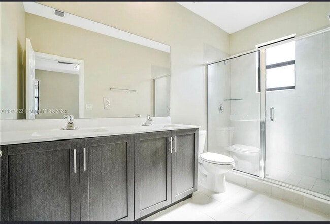 Building Photo - 3440 W 110th St