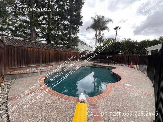 Building Photo - 654 Llagas Vista Dr