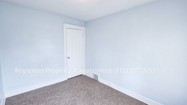 Building Photo - 3 Bed 1 Bath ready to rent!