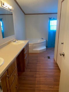 Building Photo - 545 S Apricot Ave