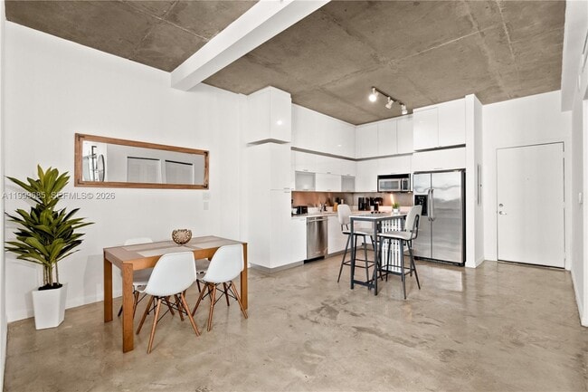 Building Photo - 234 NE 3rd St