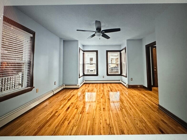 Building Photo - 8 Woodville Park