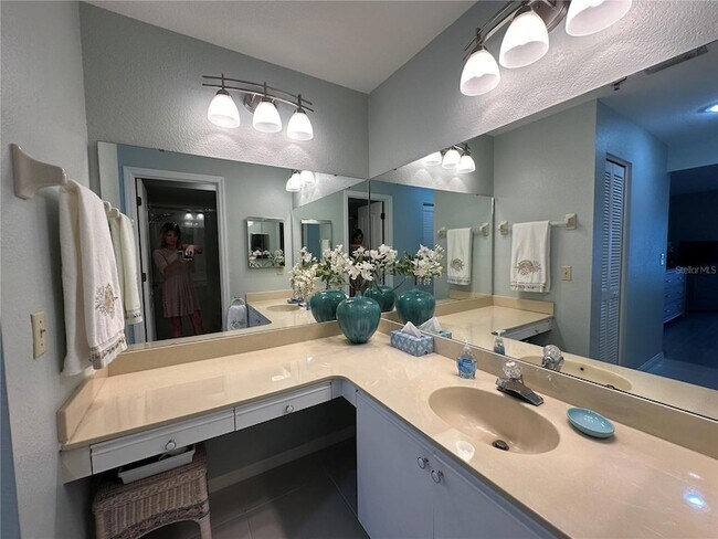 Building Photo - 6713 Stone River Rd