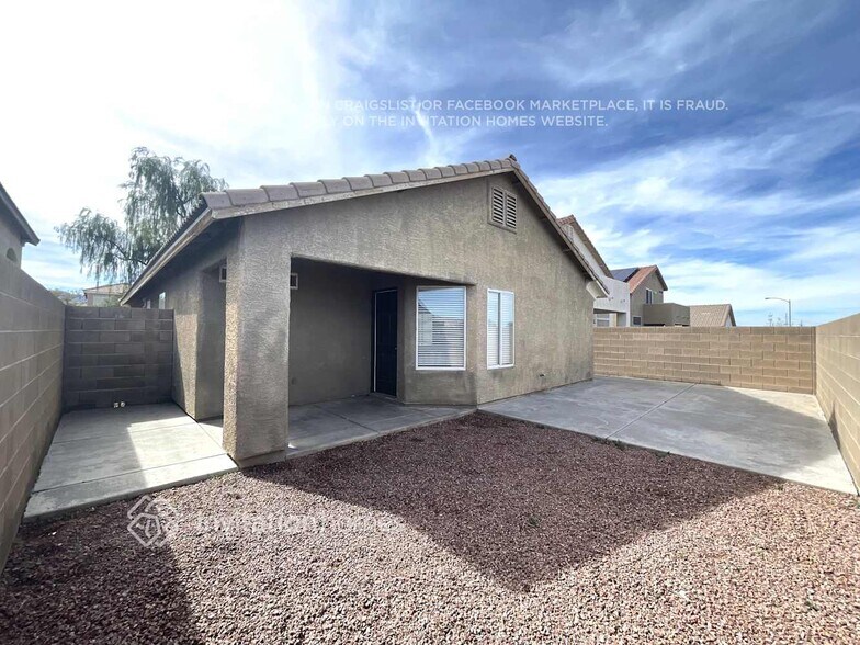 Building Photo - 426 Waterbrook Dr