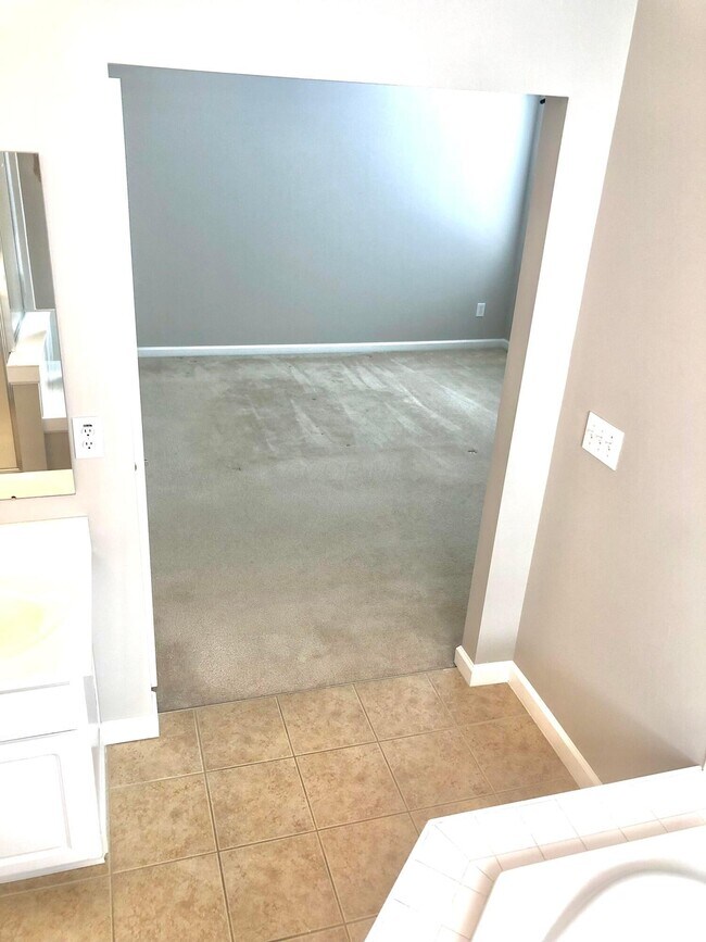 Building Photo - 2916 Abbey Knoll Dr