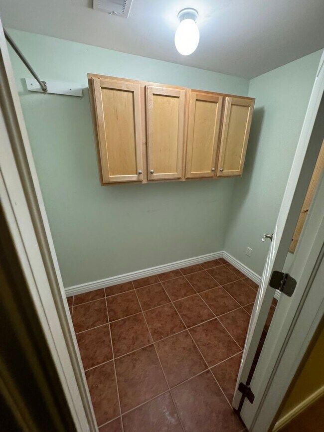 Building Photo - Prime Central Park 5bed/4ba