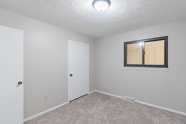 Building Photo - 13103 Lillian St