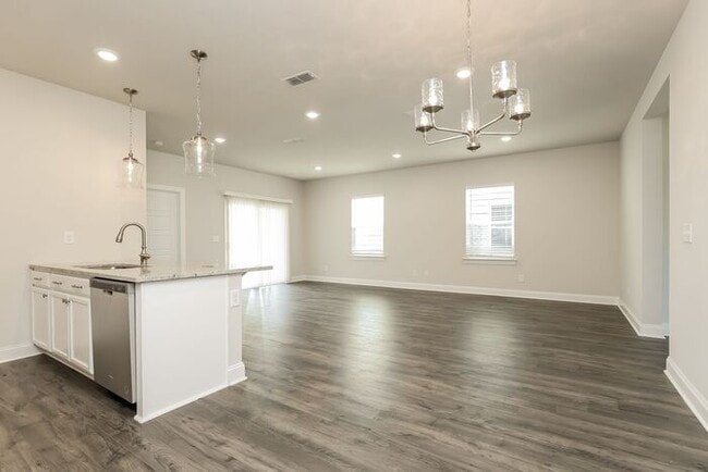 Building Photo - 2508 Elmcroft Ave