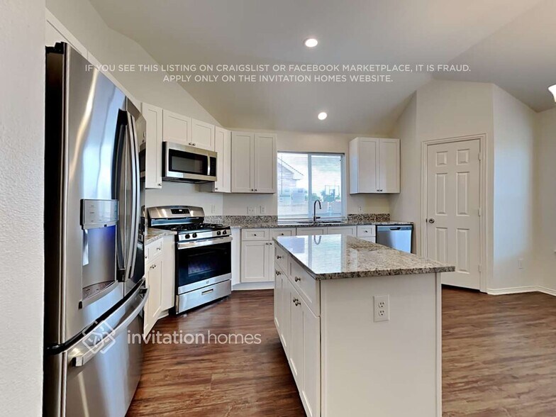 Building Photo - 8010 Munich Dr