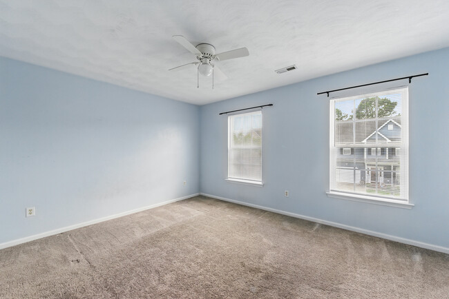 Building Photo - 1023 Snead Dr