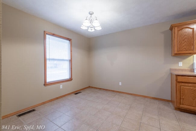 Building Photo - 841 S Eric St