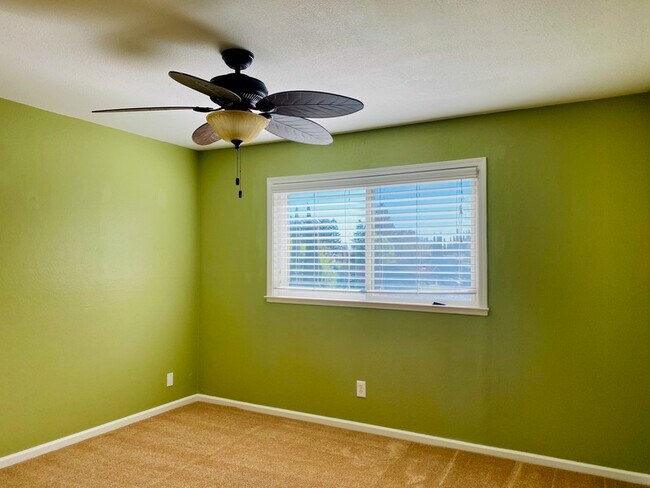 Building Photo - 1757 Burbank Ct