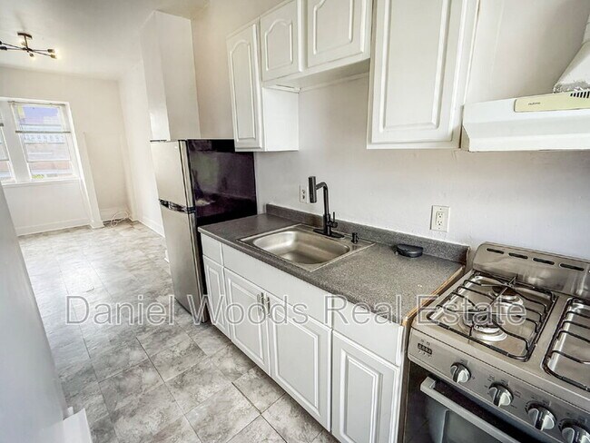 Building Photo - 3927 Powelton Ave