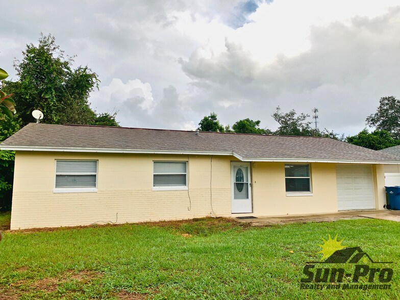 Primary Photo - 1965 Nelson Ave