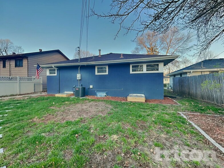 Building Photo - 7317 Clinton Ave