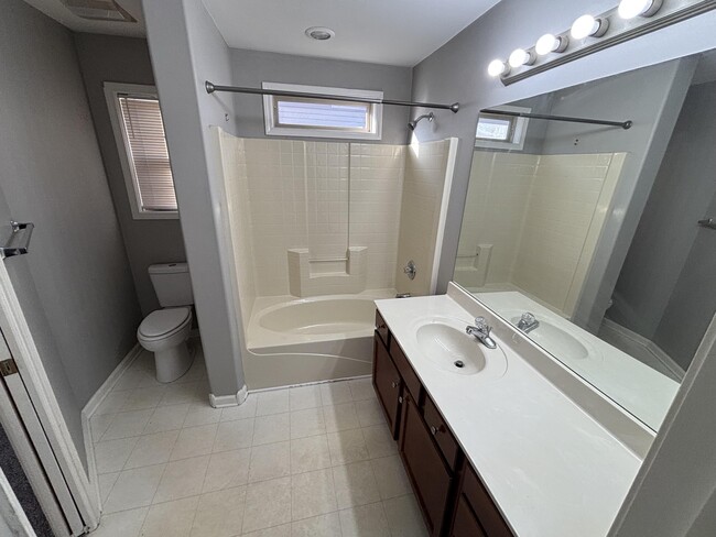 Building Photo - 160 Blue Heron Pl